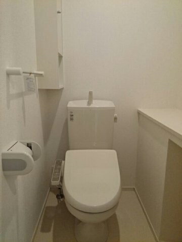 物件内観写真14　(シンプルで使いやすいトイレです)
