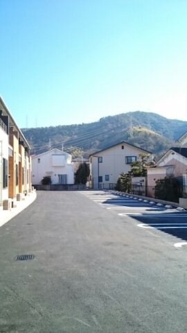 物件外観写真2　(駐車場完備です)