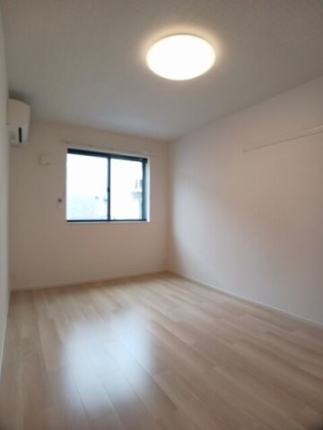 物件内観写真12　(明るい室内です)