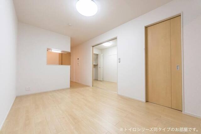 物件内観写真9　(内装もきれいです)