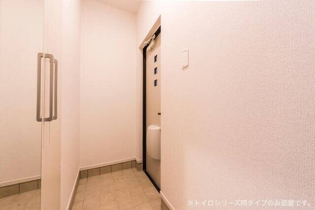物件内観写真12　(玄関です)