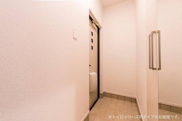 玄関(毎日通る玄関はこちらです)