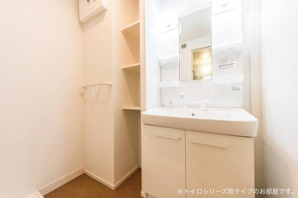洗面・脱衣所(明るい洗面所です)