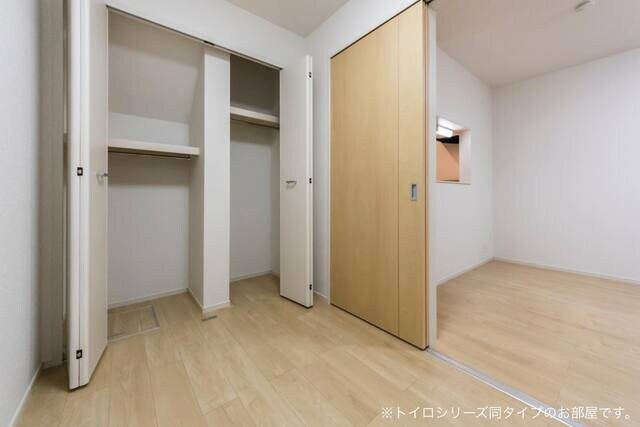 物件内観写真15　(収納豊富です)