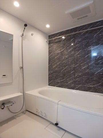 物件内観写真11　(きれいなお風呂です)