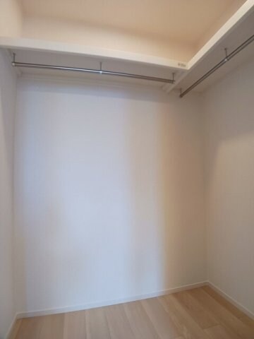 物件内観写真14　(収納豊富です)