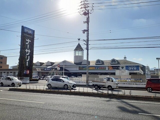 物件外観写真4　(ＤＣＭ朝生田店様まで270m)