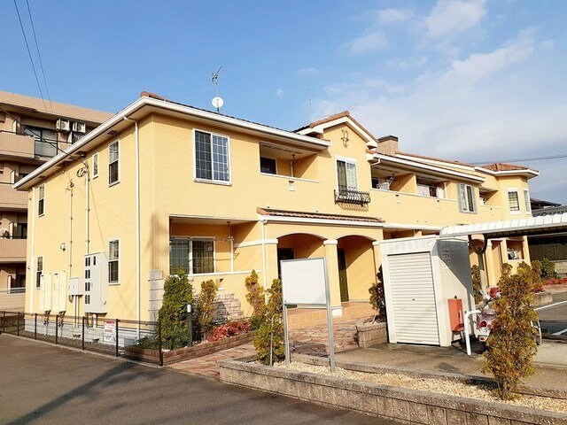 物件外観写真1　(おしゃれな外観です)