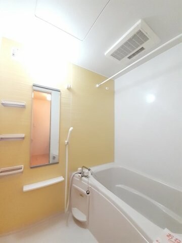 物件内観写真11　(日々の暮らしに欠かせないお風呂です)