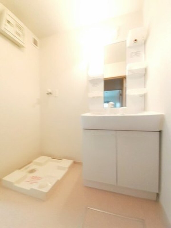 洗面・脱衣所(コンパクトで使いやすい洗面所)