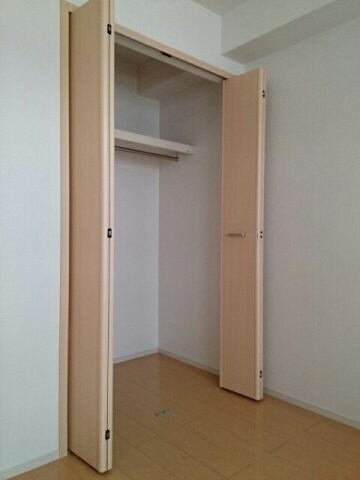 物件内観写真12　(収納スペース豊富です)