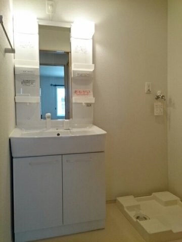 物件内観写真15　(忙しい朝には欠かせない洗面所です)