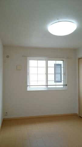 物件内観写真10　(明るい室内です)