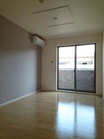 物件内観写真8　(内装もきれいです)