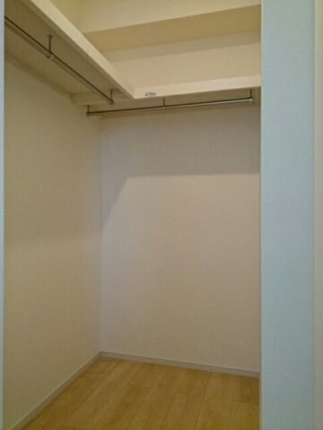 物件内観写真12　(収納豊富です)