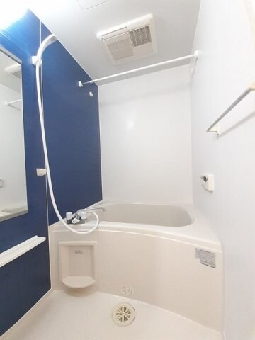 物件内観写真11　(きれいなお風呂です)