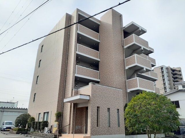 物件外観写真1　(きれいな外観です)