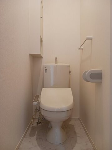 物件内観写真16　(シンプルで使いやすいトイレです)