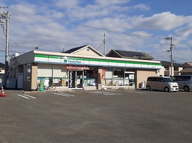 物件外観写真5　(ファミリマート松山西石井店様まで400m)