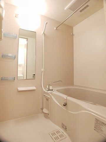 物件内観写真11　(ゆったり過ごせるお風呂です)