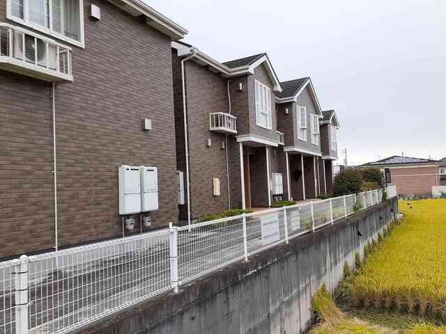 物件外観写真1　(おしゃれな外観です)