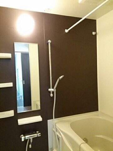 物件内観写真10　(ゆったり過ごせるお風呂です)