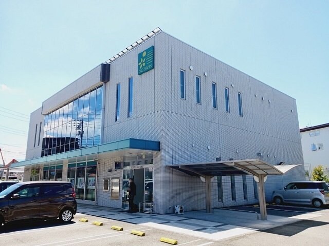 物件外観写真6　(伊予銀行福音寺支店様まで450m)