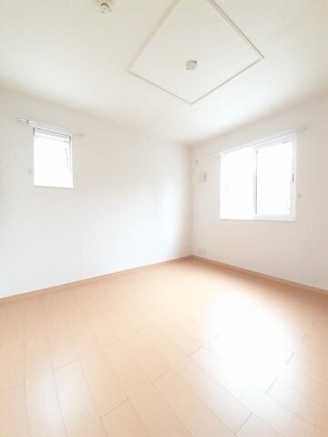 物件内観写真12　(物件の内装です)