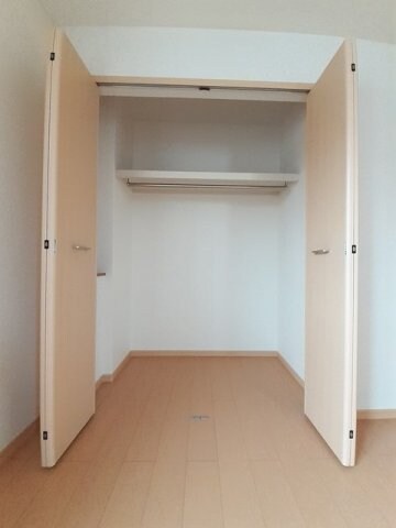 物件内観写真14　(収納スペース豊富です)