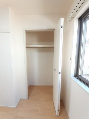 物件内観写真14　(収納豊富です)
