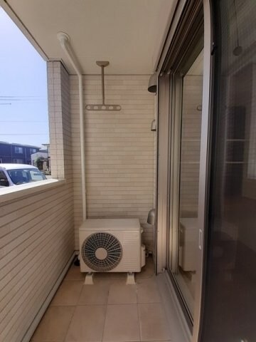 物件内観写真18　(外からの目が気にならないバルコニーで洗濯物が干せます)