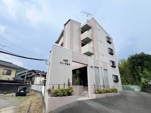 コリーヌ鷹子外観写真