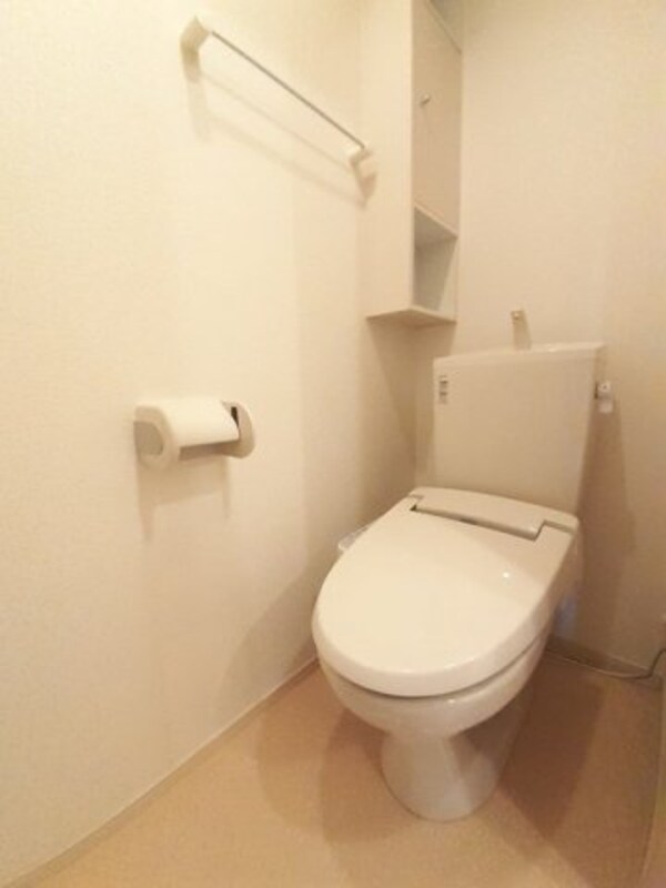 トイレ(シンプルで使いやすいトイレです)