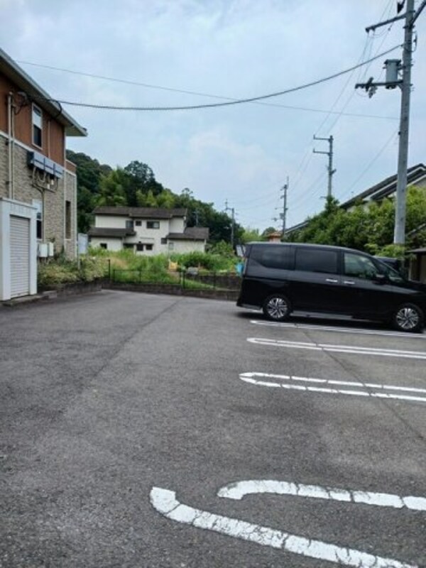 駐車場(駐車場です)