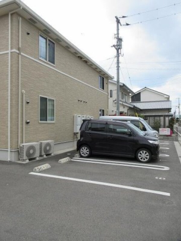駐車場(駐車場です)