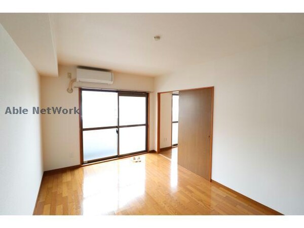 リビングダイニング