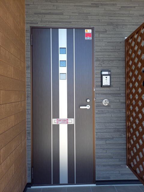 物件外観写真2　(同仕様)