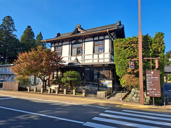 周辺環境(橋本警察署高野幹部交番様 1235m)