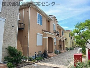 パストラルコート岩出Ⅱ外観写真