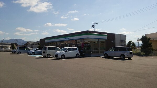 周辺環境(ファミリーマート 岩出川尻店様 798m)
