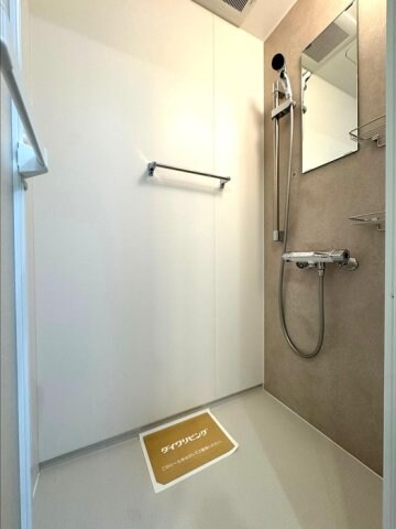 物件内観写真8　(シャワールーム)