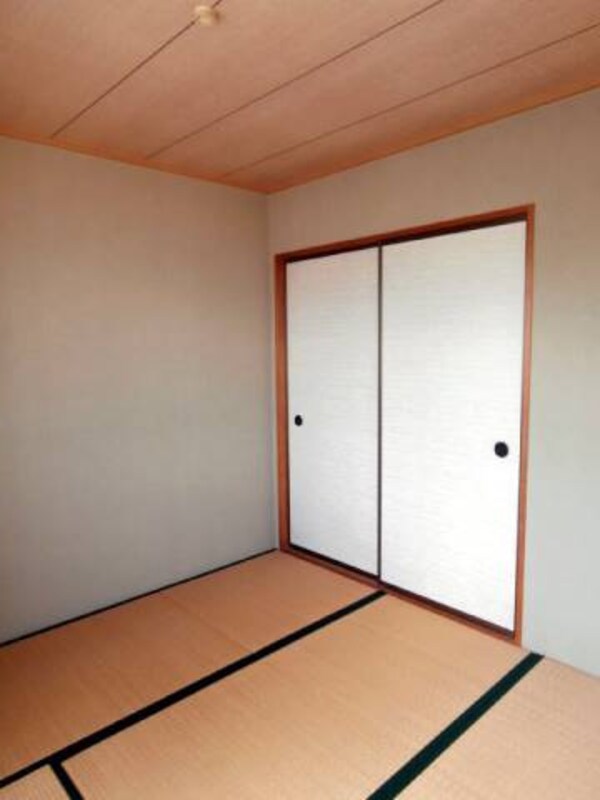 寝室(同仕様)
