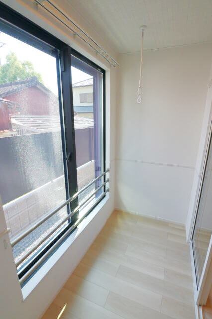 物件内観写真16　(サンルーム)