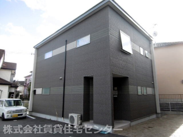 ヴィラージュ岩出の物件外観写真