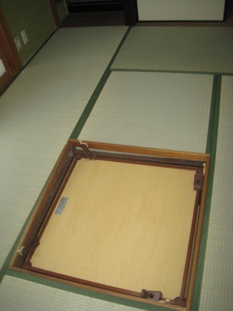 物件内観写真13　(掘りごたつ)