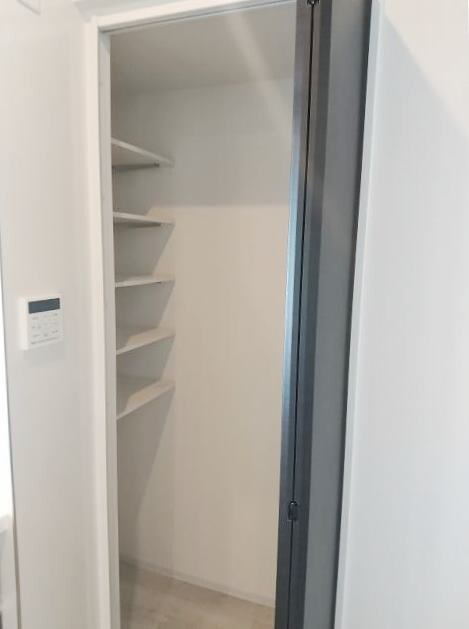 物件内観写真27　(パントリー)