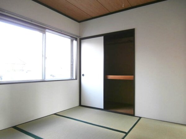 寝室(同仕様)
