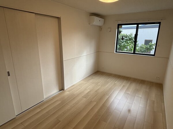 寝室(同仕様)