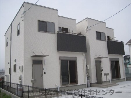 シアラ上岩出小学校前外観写真