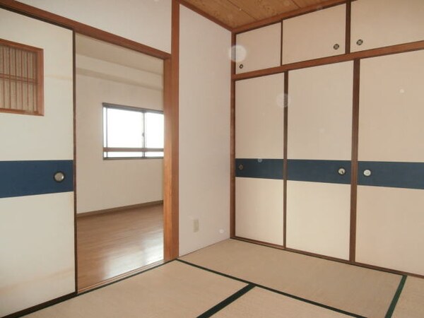 寝室(同仕様)